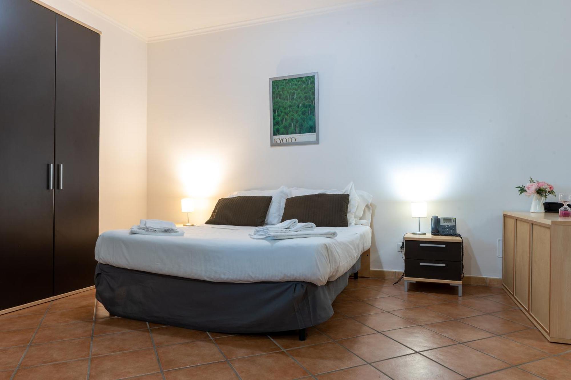 Residence Sol Levante Frascati Bagian luar foto