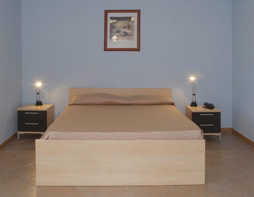 Residence Sol Levante Frascati Bagian luar foto