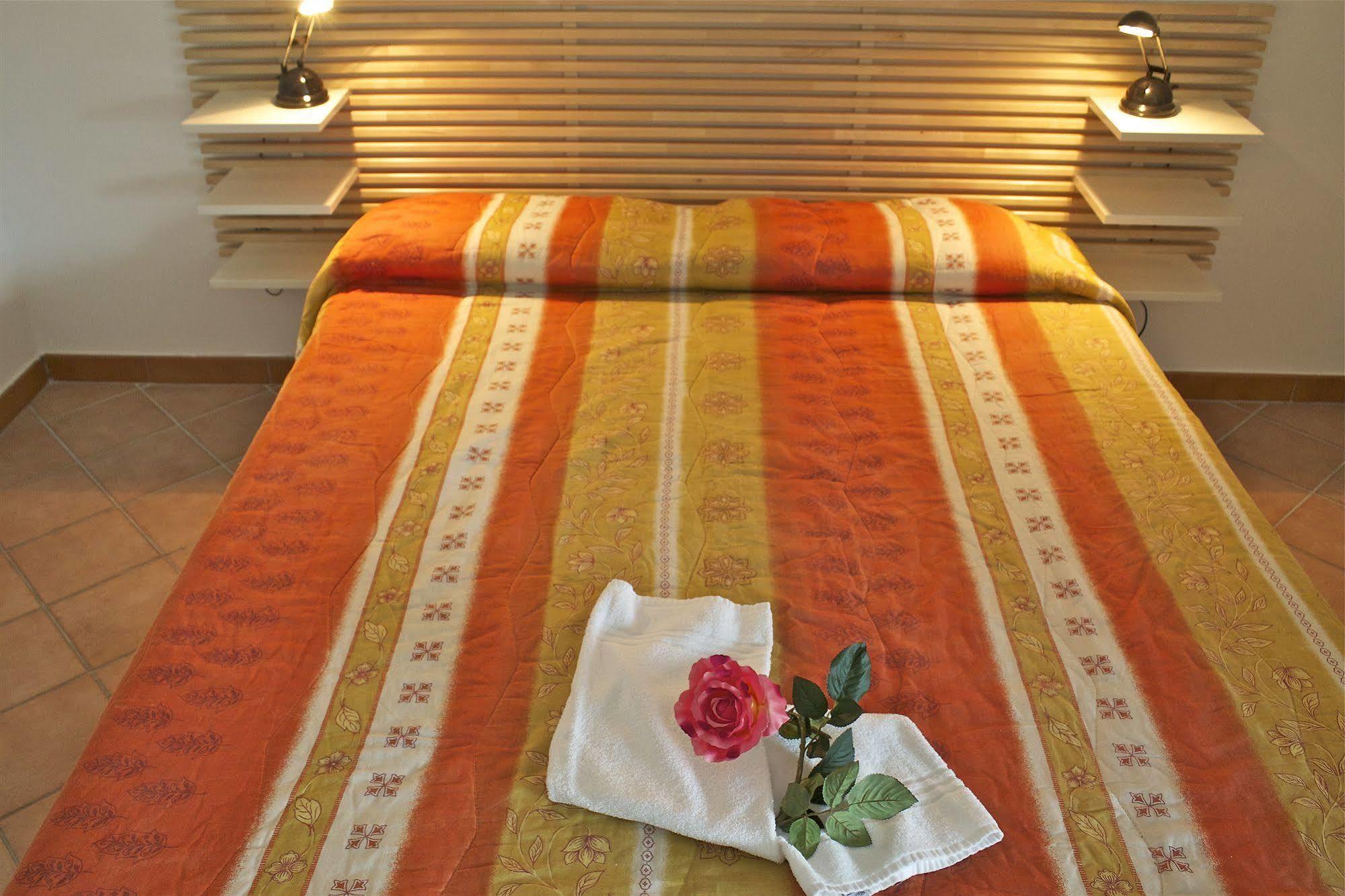 Residence Sol Levante Frascati Bagian luar foto