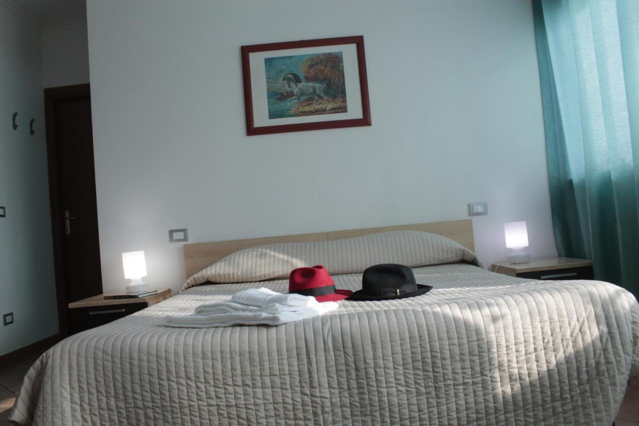 Residence Sol Levante Frascati Bagian luar foto